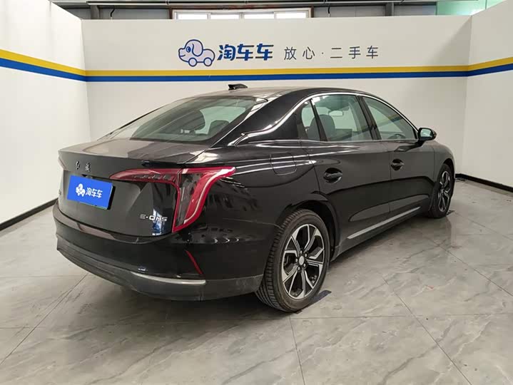 Фото 3 - Hongqi E-QM5