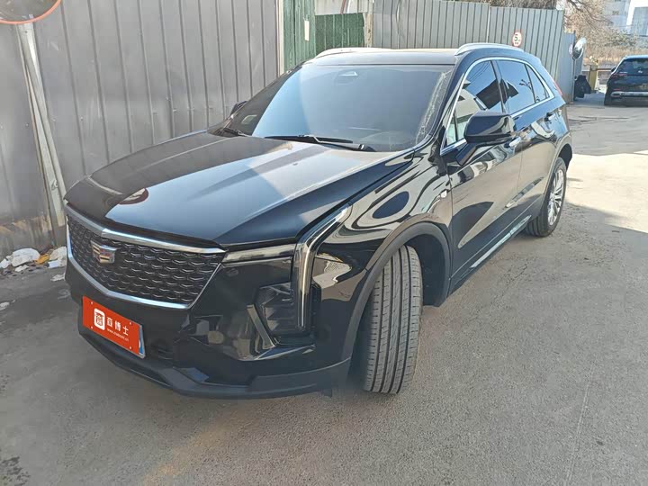 Фото 1 - Cadillac XT4