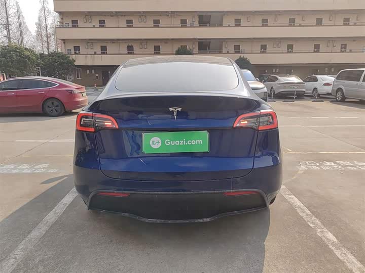 Фото 6 - Tesla Model Y