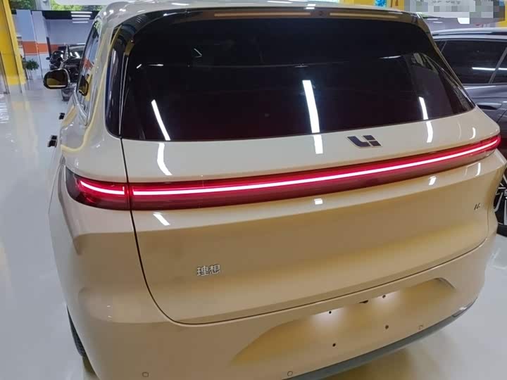 Фото 6 - LiXiang L6