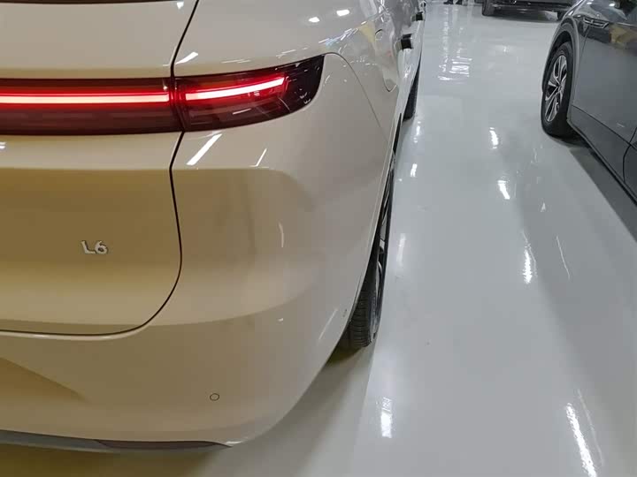 Фото 8 - LiXiang L6