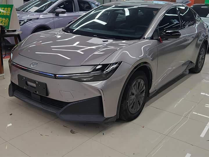 Фото 1 - Toyota bZ3