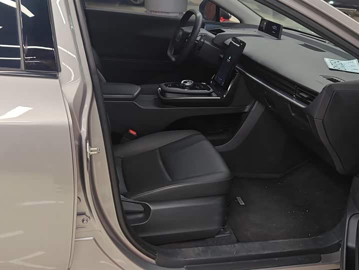 Фото 8 - Toyota bZ3