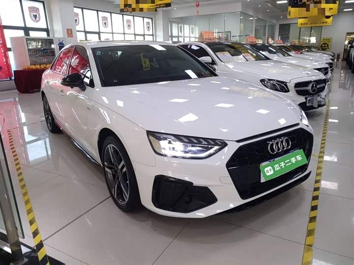 Фото 4 - Audi A4L