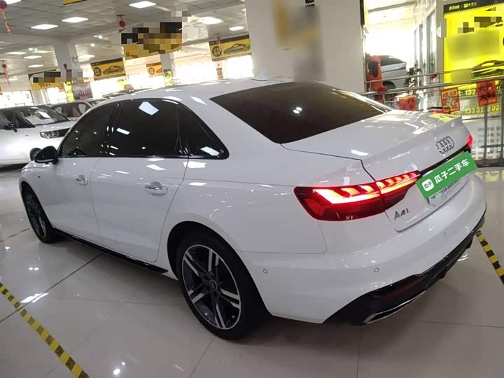 Фото 5 - Audi A4L