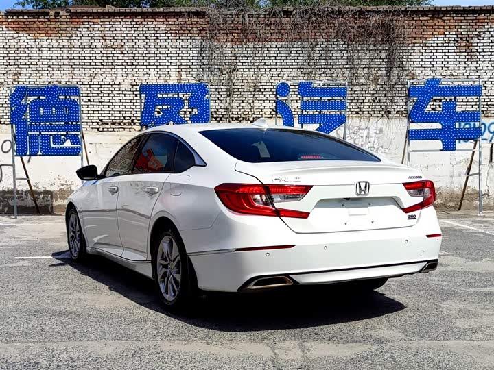 Фото 6 - Honda Accord