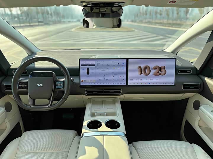 Фото 5 - LiXiang Mega