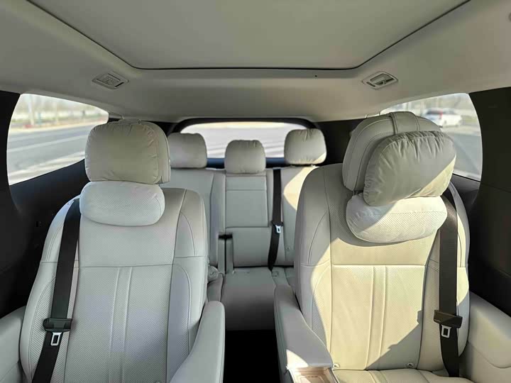 Фото 6 - LiXiang Mega