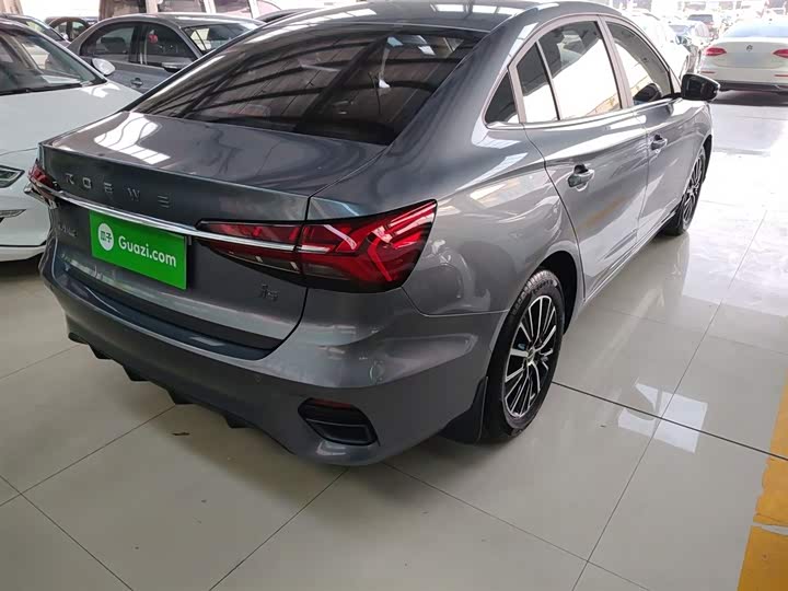 Фото 8 - Roewe i5