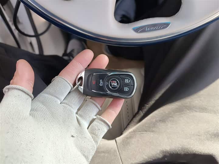 Фото 9 - Buick GL8 ES