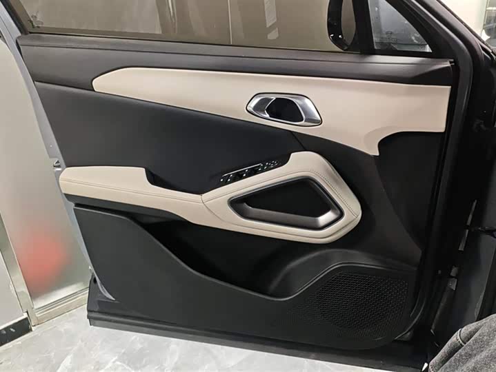 Фото 7 - BYD Yuan Up