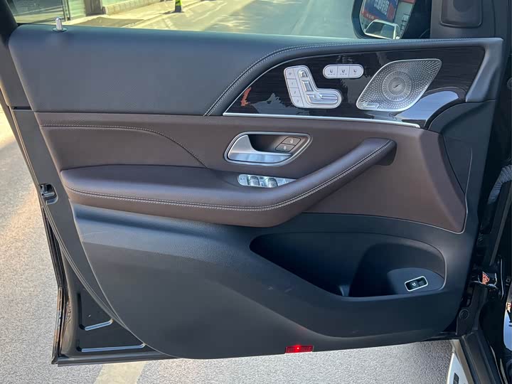 Фото 8 - Mercedes-Benz GLS-Class