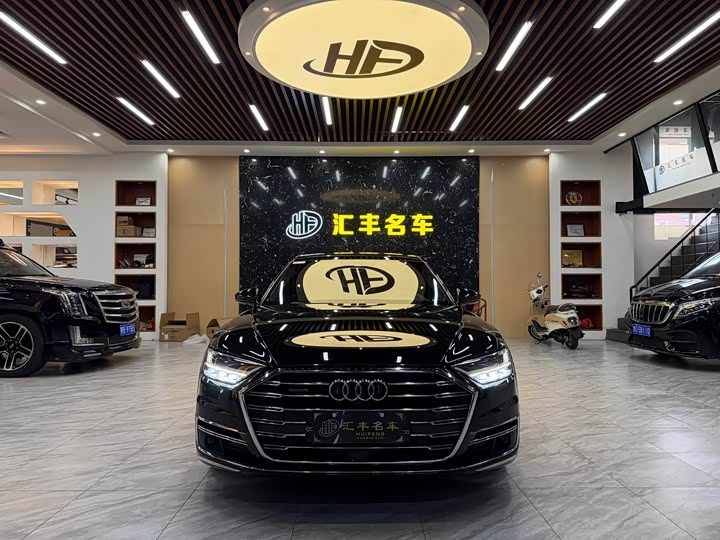 Фото 2 - Audi A8