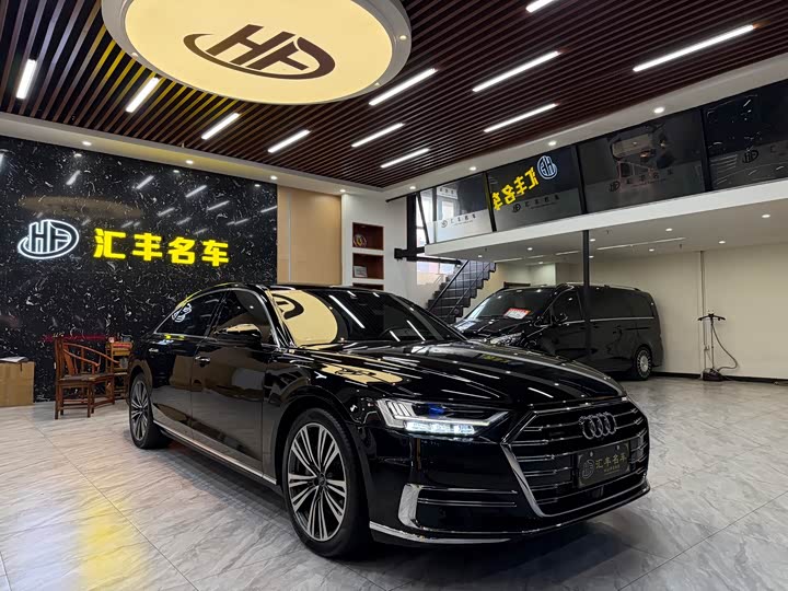 Фото 3 - Audi A8