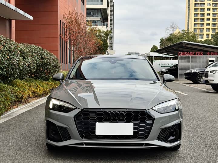 Фото 2 - Audi A5