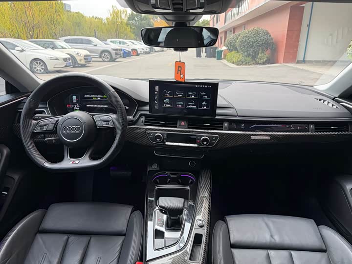 Фото 5 - Audi A5