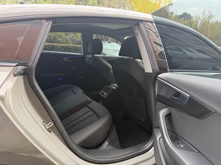 Фото 9 - Audi A5