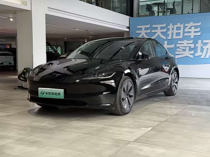 Фото 1 - Tesla Model 3