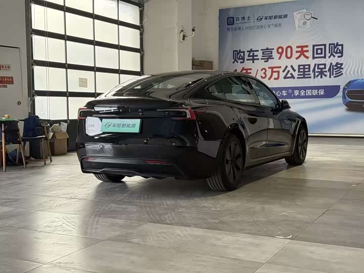 Фото 7 - Tesla Model 3