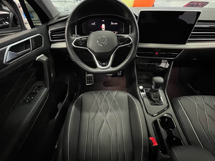 Фото 9 - Volkswagen Tiguan L Pro