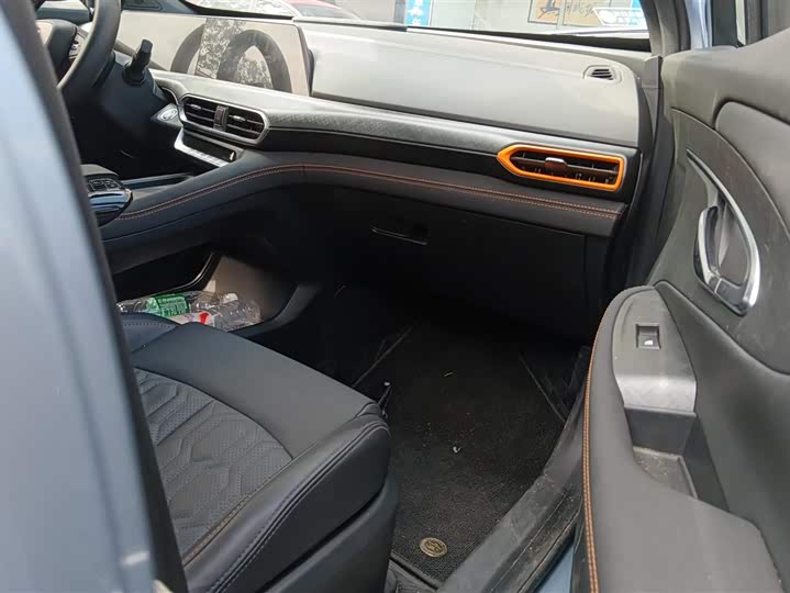 Фото 8 - Changan UNI-T