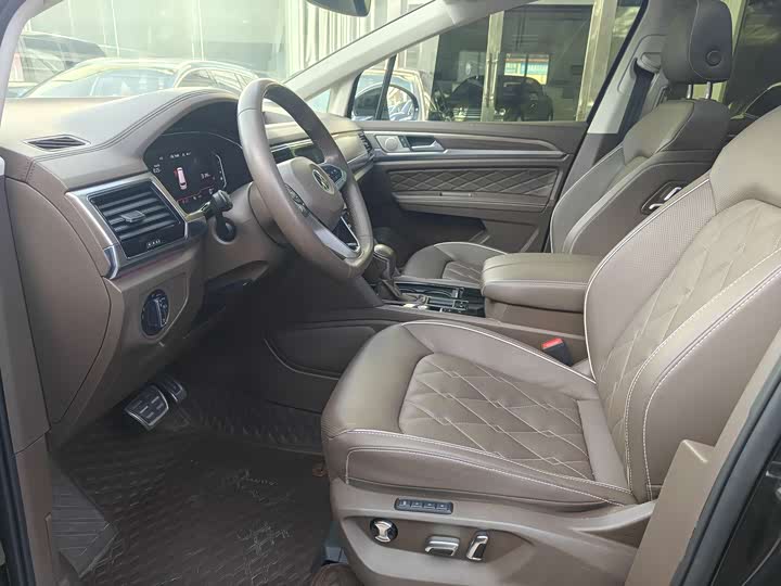 Фото 4 - Volkswagen Viloran