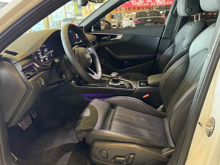 Фото 7 - Audi A4L