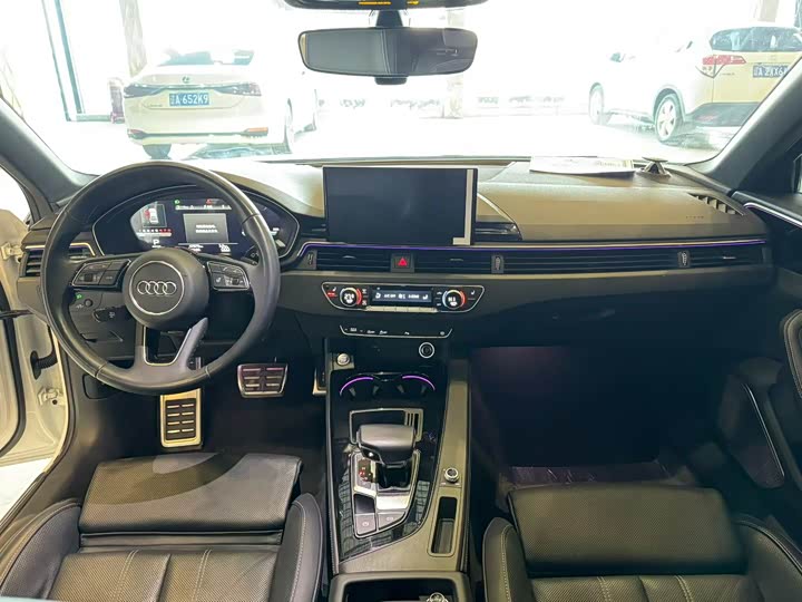 Фото 9 - Audi A4L