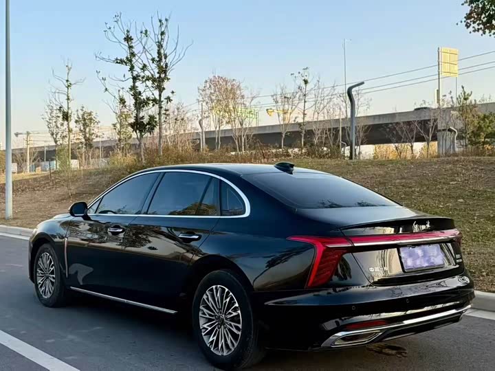 Фото 8 - Hongqi H5