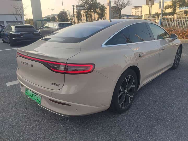 Фото 2 - Luxeed S7