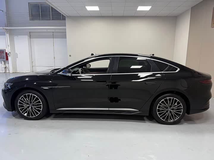 Фото 7 - BYD Han