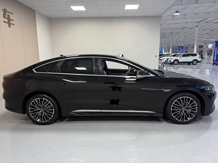 Фото 8 - BYD Han