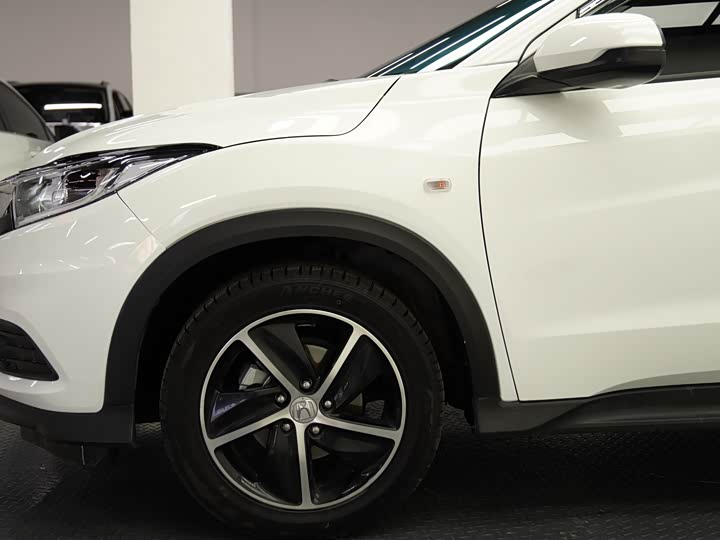 Фото 8 - Honda Vezel