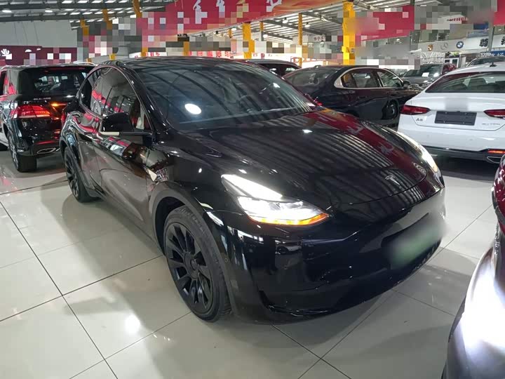 Фото 4 - Tesla Model Y