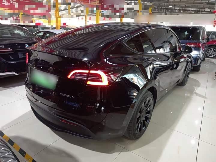 Фото 7 - Tesla Model Y