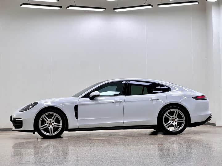 Фото 4 - Porsche Panamera
