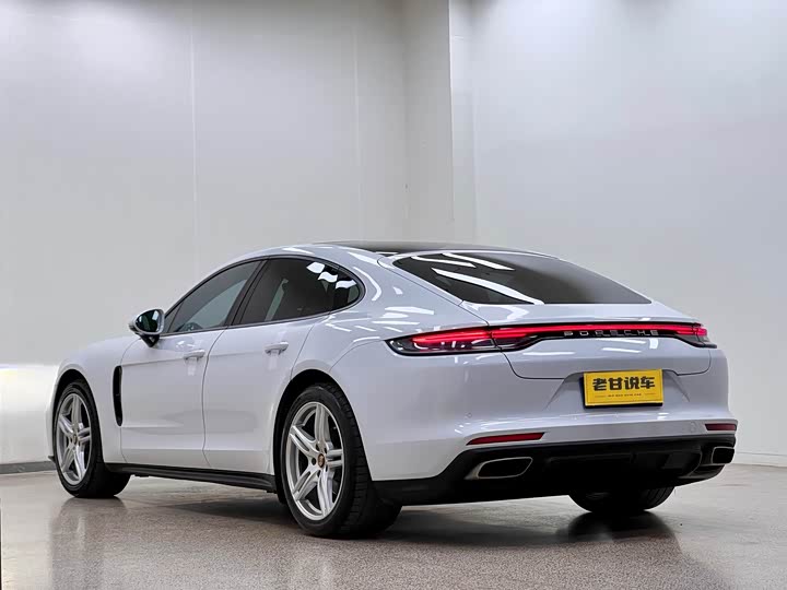 Фото 5 - Porsche Panamera