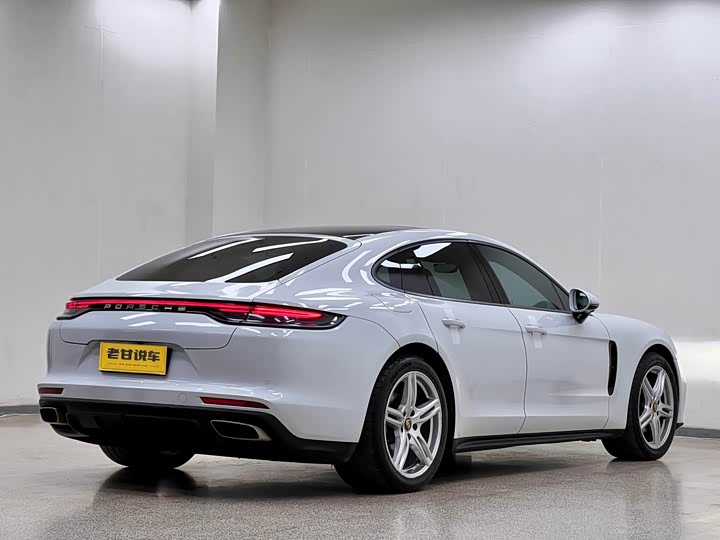 Фото 7 - Porsche Panamera