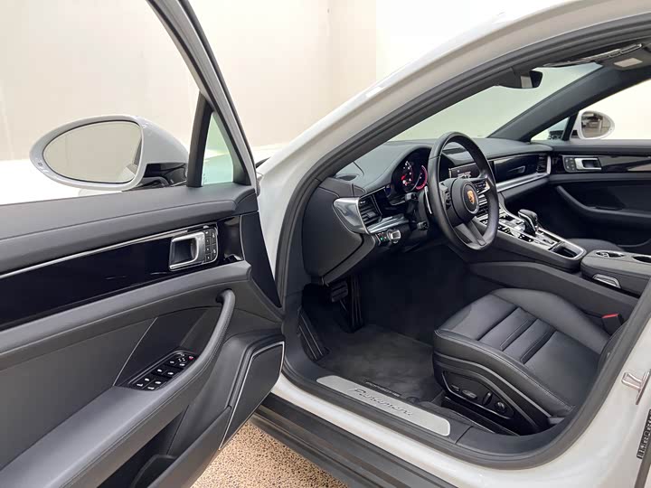 Фото 8 - Porsche Panamera