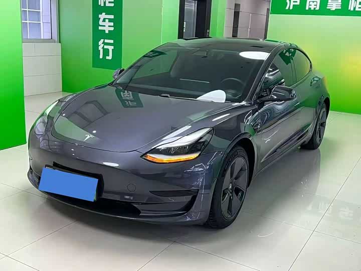 Фото 1 - Tesla Model 3