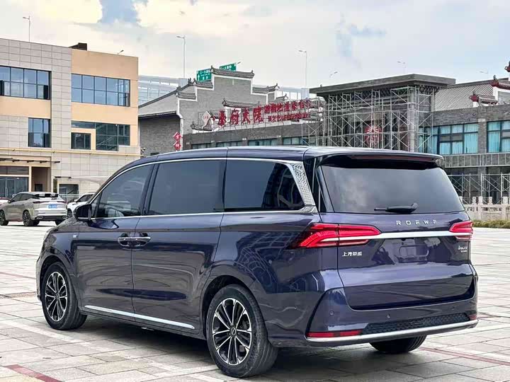 Фото 7 - Roewe iMax 8