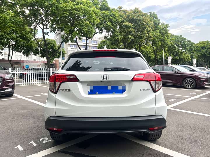 Фото 2 - Honda Vezel