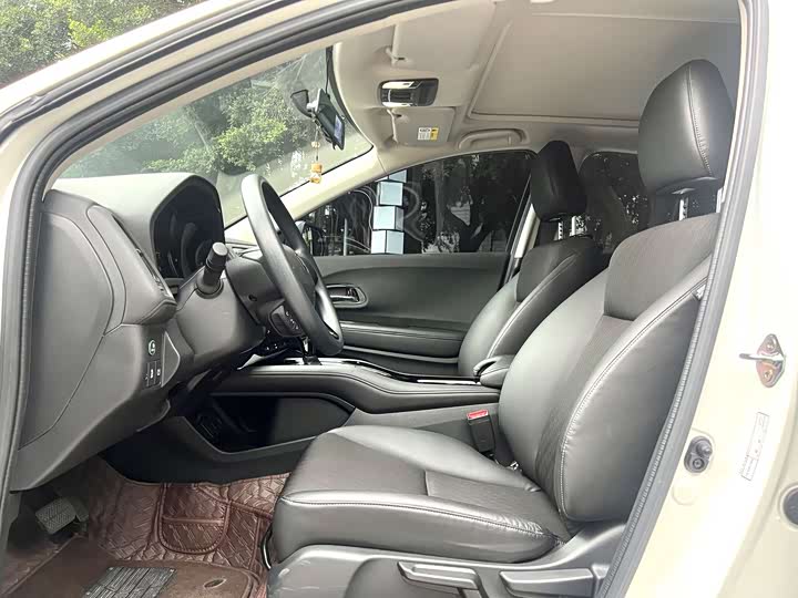 Фото 8 - Honda Vezel