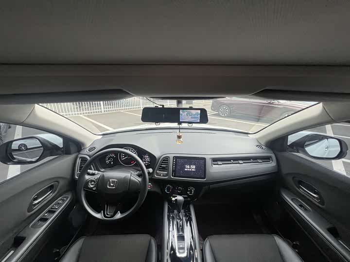 Фото 9 - Honda Vezel