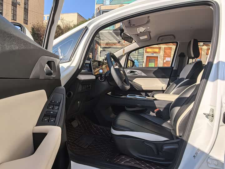 Фото 6 - Geely Geometry E Firefly