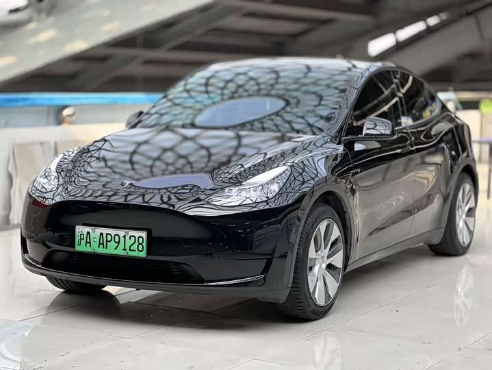 Фото 1 - Tesla Model Y