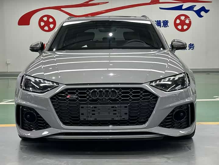 Фото 2 - Audi RS 4