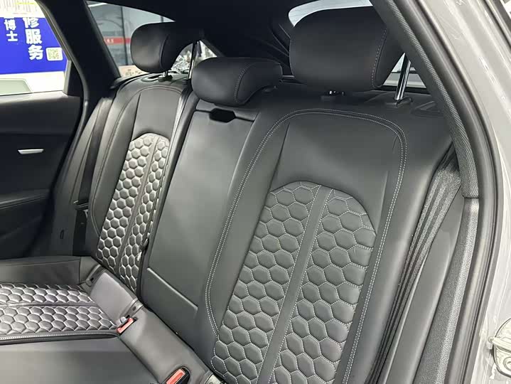 Фото 6 - Audi RS 4