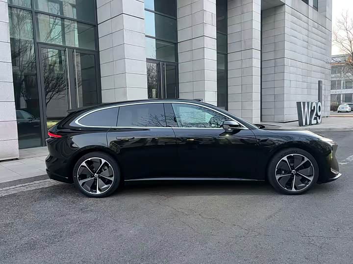 Фото 3 - Nio ET5T