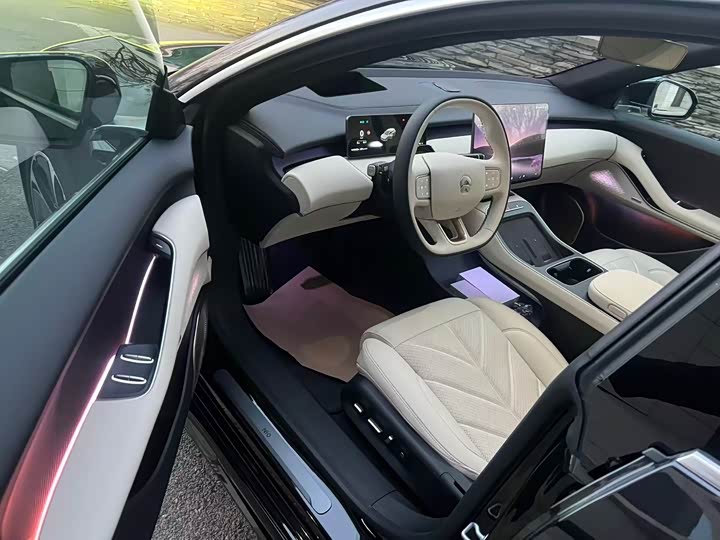 Фото 8 - Nio ET5T